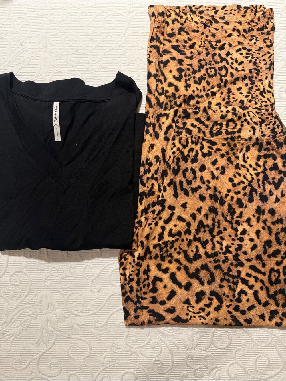 Soma Cool Nights Black V-Neck and  Leopard Print Sleep pants. NEW Small